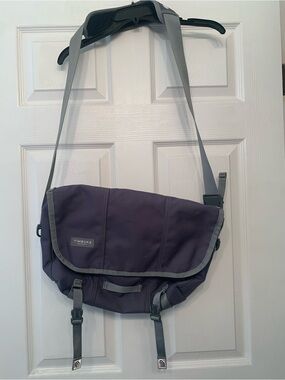 Timbuk2 Flight Classic Messenger Bag Gray Shoulder Strap Commuter Travel Bag
